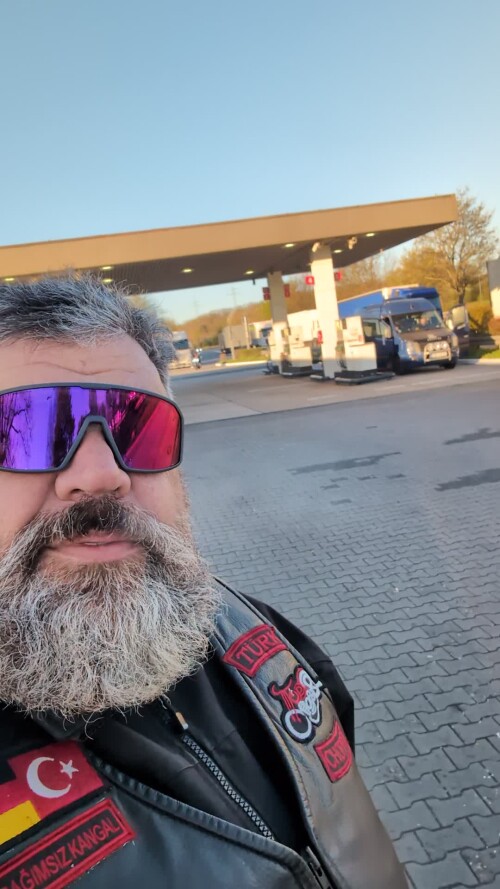 PXL_20250406_054527836.mp4